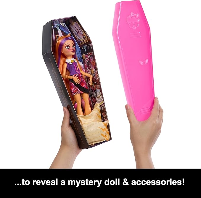 Monster High Buried Secrets Dolls and Accessories, Cozy Creepover Theme with Mystery Doll and 5 Unboxing Surprises (Characters May Vary)