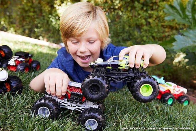 Hot Wheels Toy Monster Trucks, Die-Cast Bigfoot in+U53 1:24 Scale, Oversized Play Vehicle for Kids & Collectors