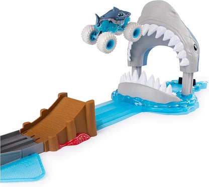 Monster Jam, Official Megalodon Mayhem Playset with Exclusive 1:64 Scale Megalodon Die-Cast Monster Truck