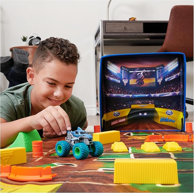 Monster Jam, Ultimate Arena Playmat & Storage with 2 Exclusive Monster Trucks, 1:64 Scale, 20 Accessories, Kids Toys for Boys and Girls Ages 4 and Up
