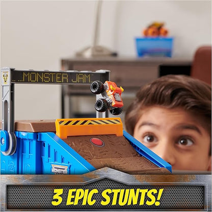 Monster Jam Mini Freestyle Flip Arena Playset and Storage with 2 Mini Monster Jam Trucks, Kids Toys for Boys and Girls Ages 3 and up