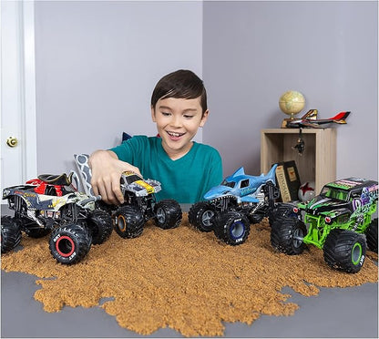 Monster Jam, Official Soldier Fortune Monster Truck, Collector Die-Cast Vehicle, 1:24 Scale, Kids Toys for Boys Ages 3 and up
