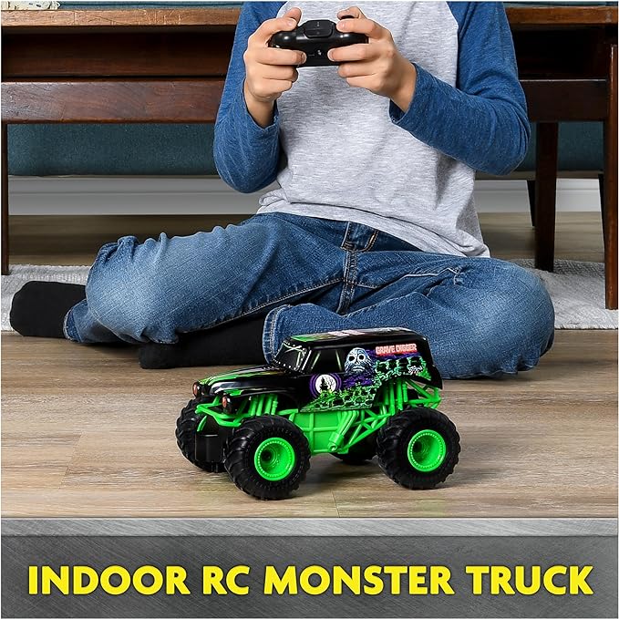 Monster Jam, Official Grave Digger Remote Control Monster Truck, 1:24 Scale, 2.4 GHz, Kids Toys for Boys and Girls Ages 4 and up