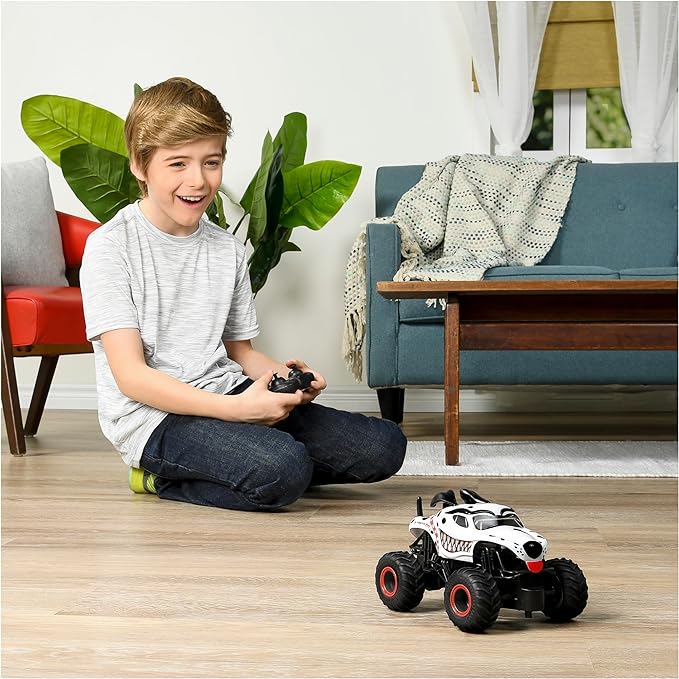 Monster Jam, Official Monster Mutt Dalmatian Remote Control Monster Truck for Boys and Girls, 1:24 Scale, 2.4 GHz, Kids Toys for Ages 4-6+