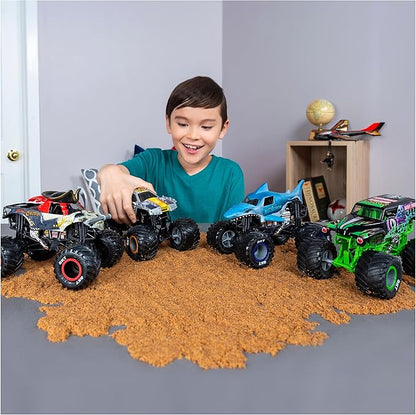 Monster Jam, Official Grave Digger Monster Truck, Collector Die-Cast Vehicle, 1:24 Scale, Kids Toys for Boys Ages 3 and up